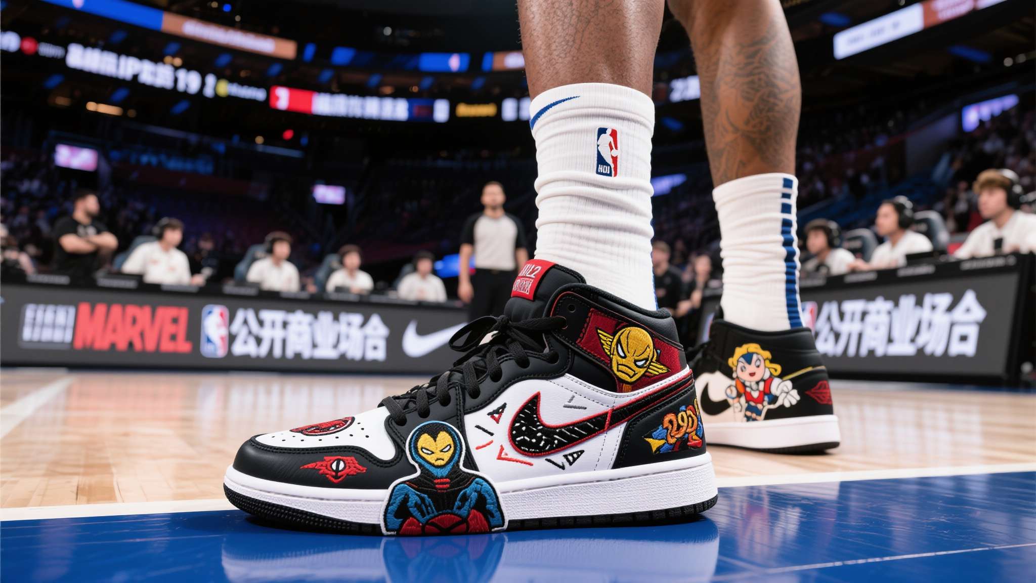 类似的案例并不罕见。2019年，一位NBA球员因球鞋上绣有漫威角色图案而被警告；